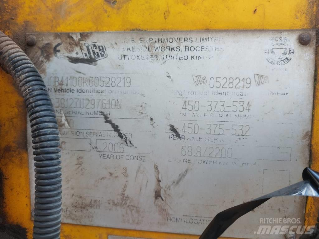JCB 411 Pale gommate