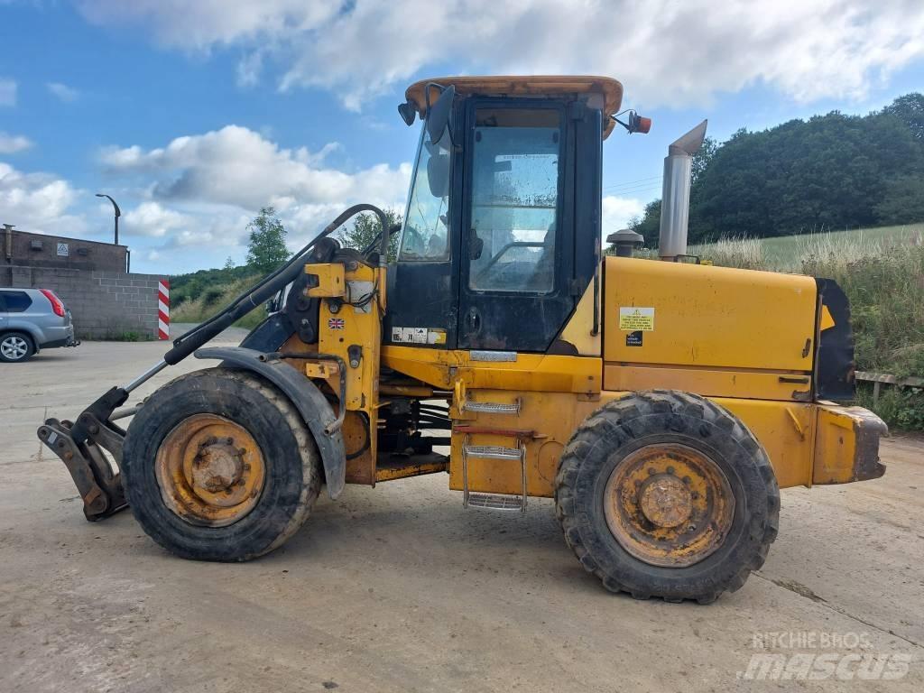 JCB 411 Pale gommate