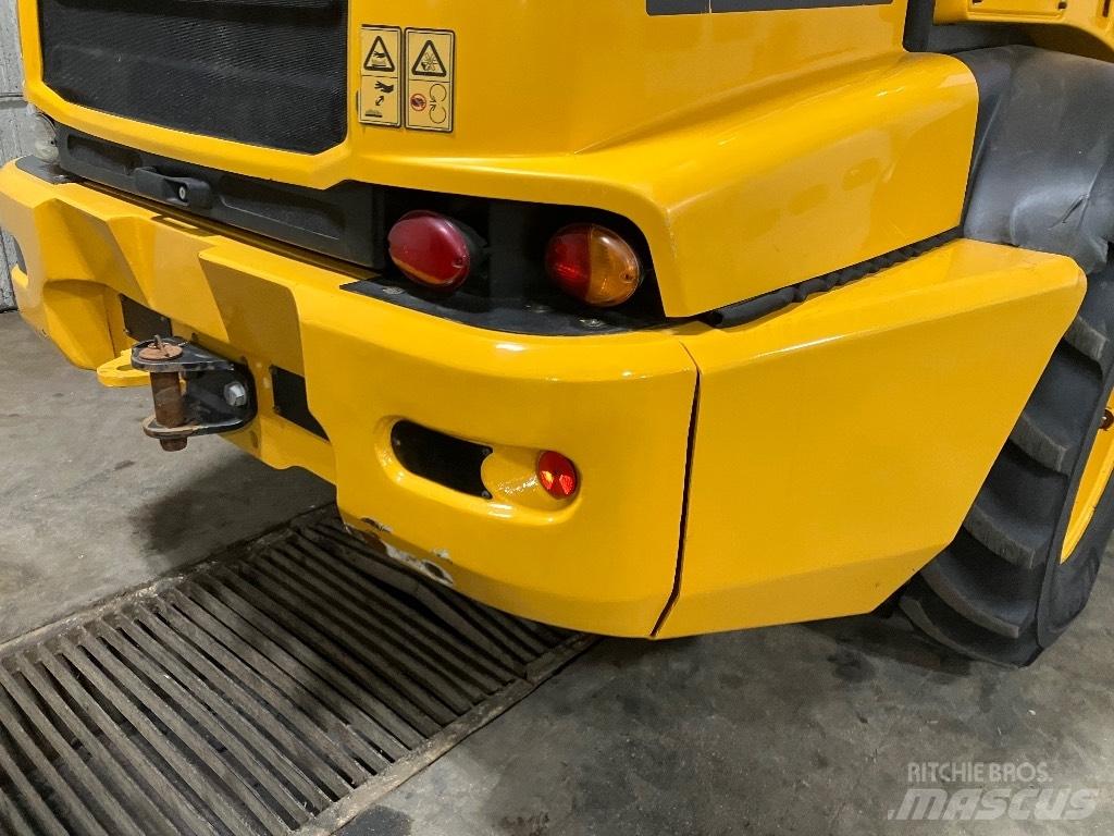 JCB TM 320 Pale gommate