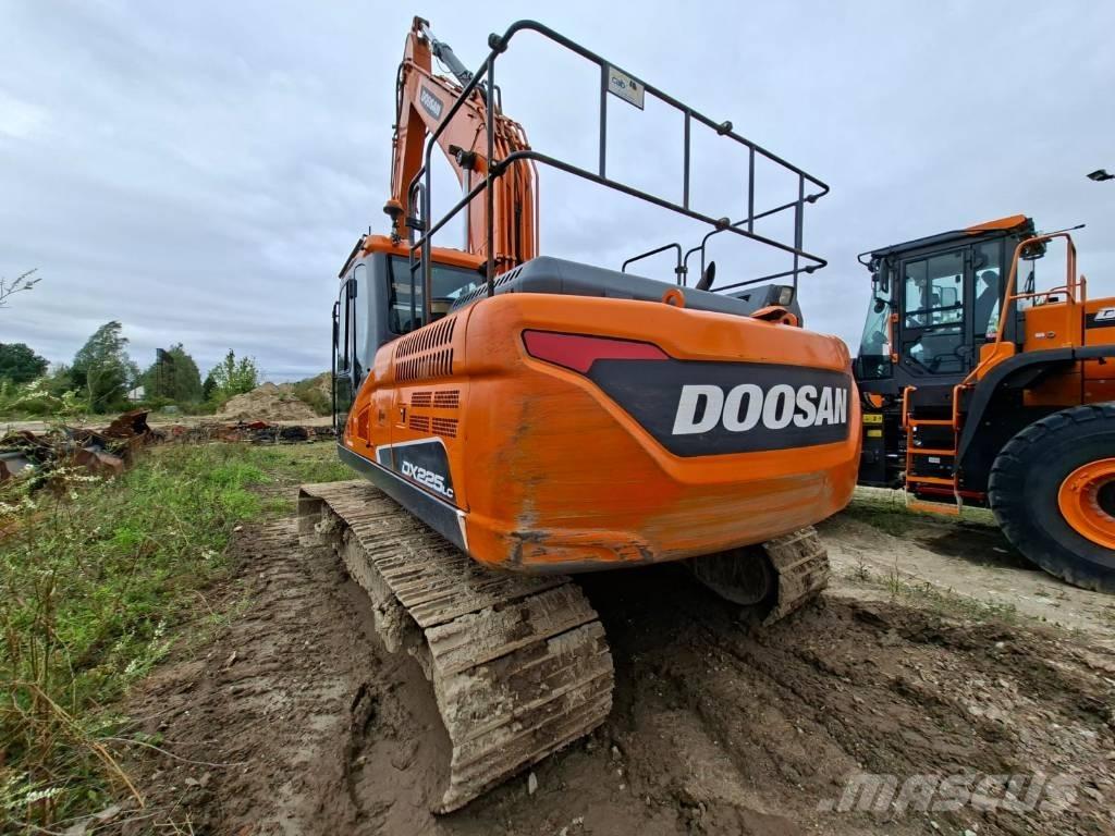 Doosan DX 225 LC-5 Escavatori cingolati
