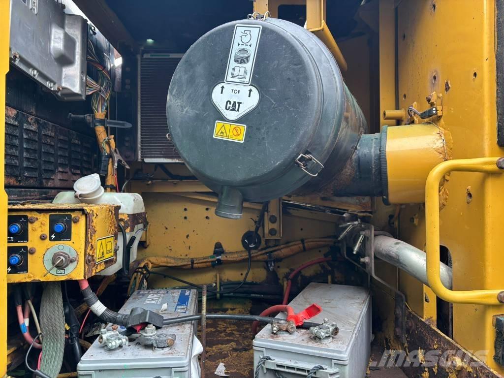 CAT 330 D L Escavatori cingolati