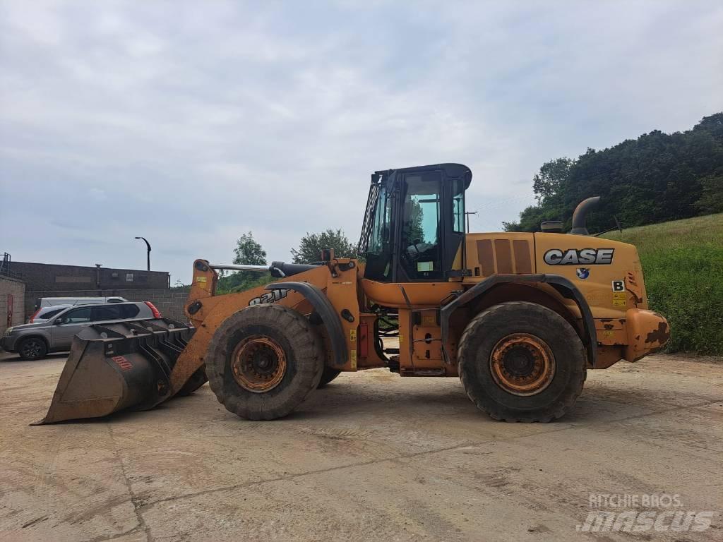 CASE 821 FXR Pale gommate