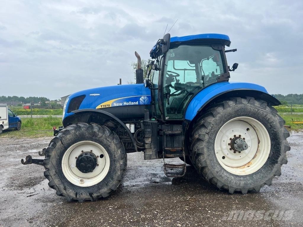 New Holland T 7070 Trattori