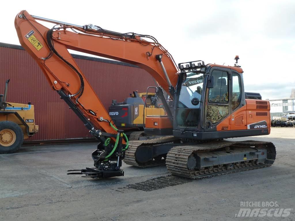 Doosan DX140LC-5 Escavatori cingolati