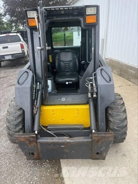New Holland L 170 Mini Pale Gommate