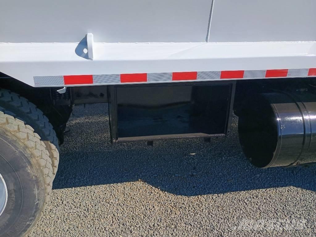 Mack MRU Camion dei rifiuti