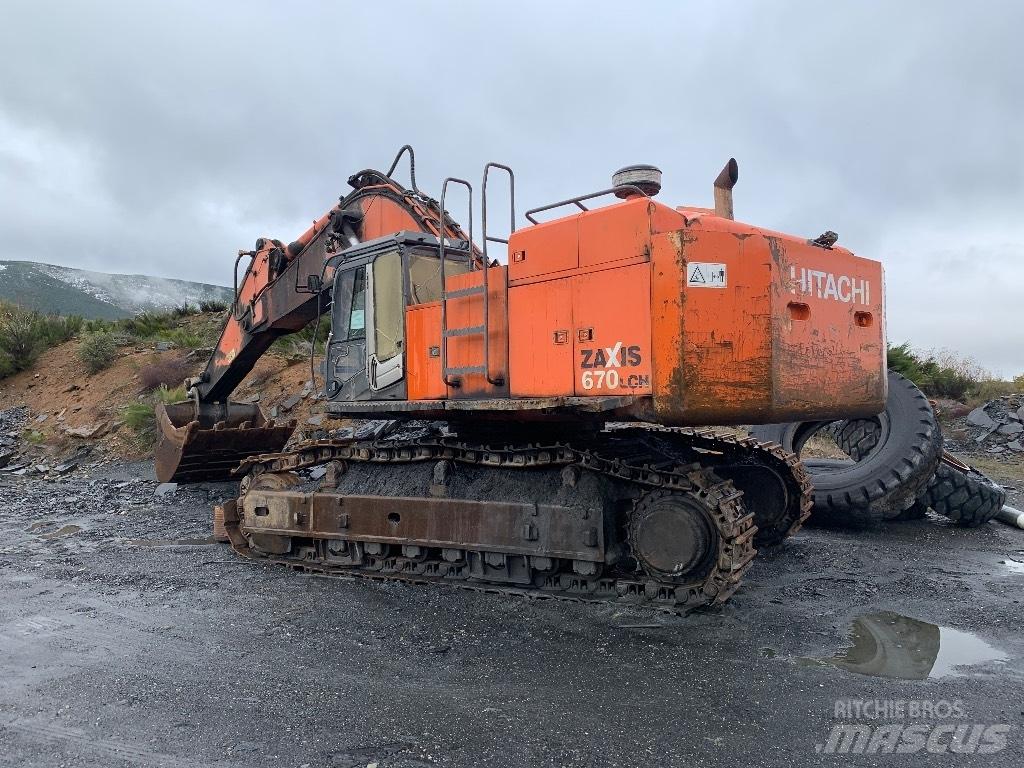 Hitachi 670 LCH-3 Escavatori cingolati