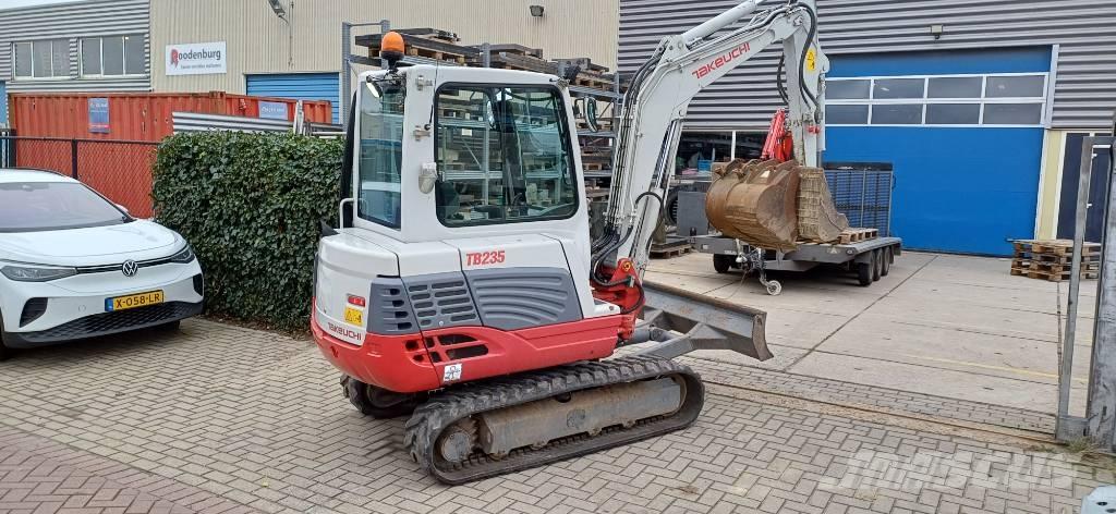 Takeuchi TB 235 CR Miniescavatori
