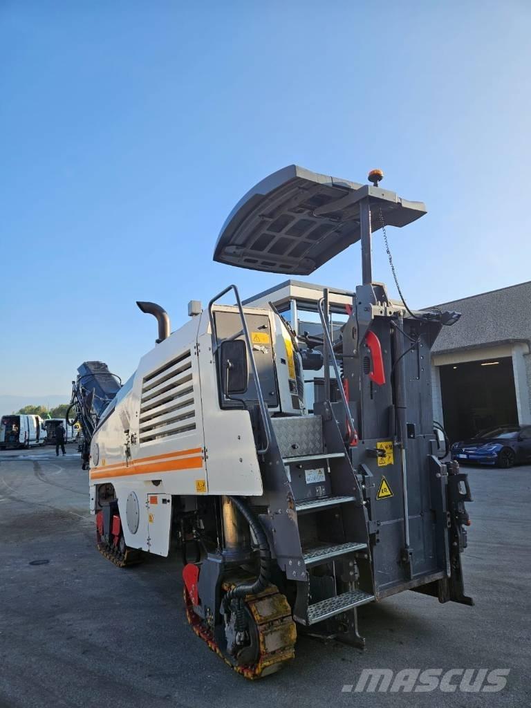 Wirtgen W 100 F Fresa a freddo per asfalto