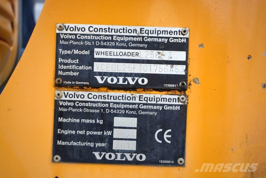 Volvo L 25 F Z Pale gommate