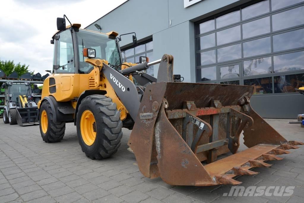 Volvo L 25 F Z Pale gommate