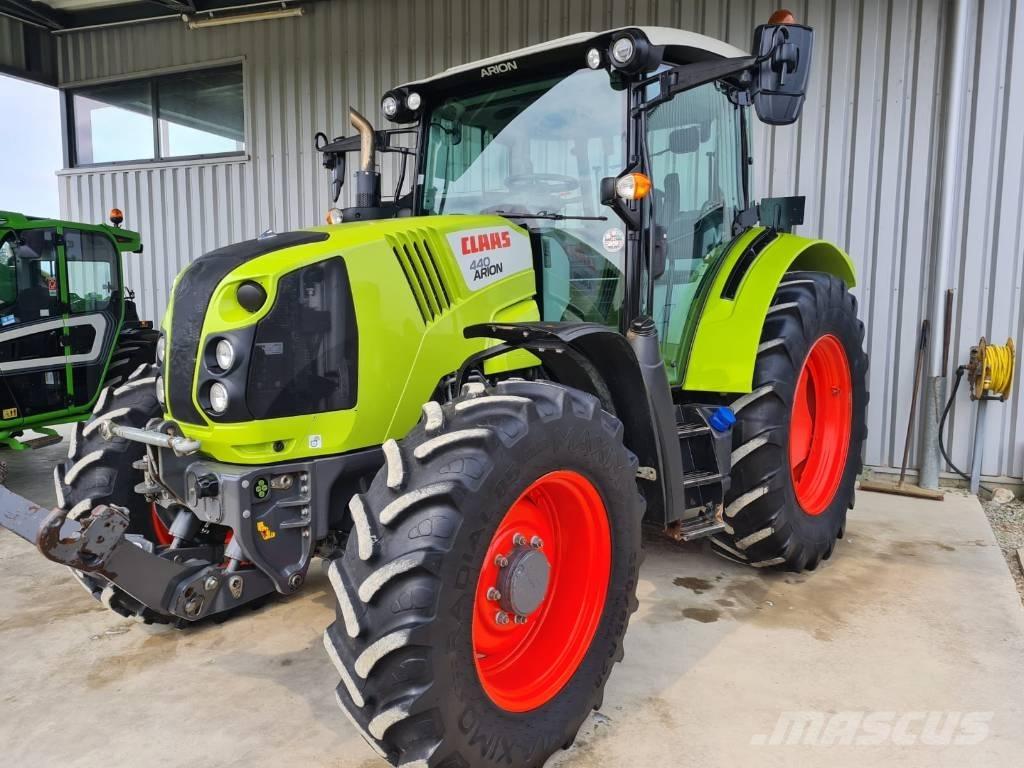 CLAAS Arion 440 CIS Trattori