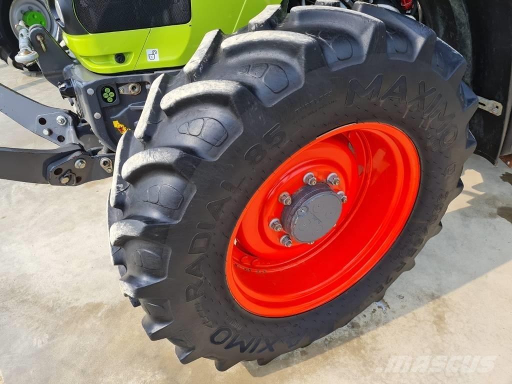 CLAAS Arion 440 CIS Trattori