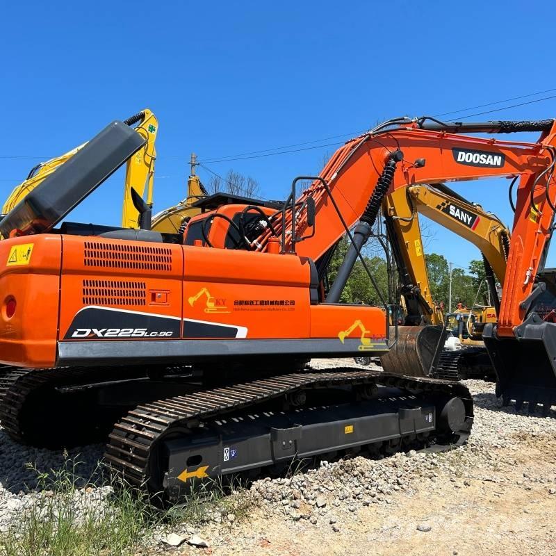 Doosan DX225-9C Escavatori cingolati