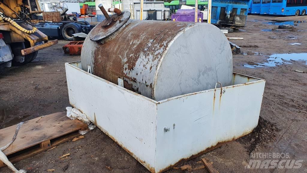  FUEL TANK Serbatoi