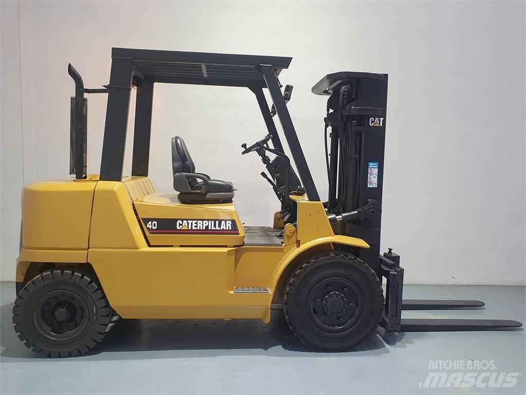 CAT DP40K MC Carrelli elevatori diesel