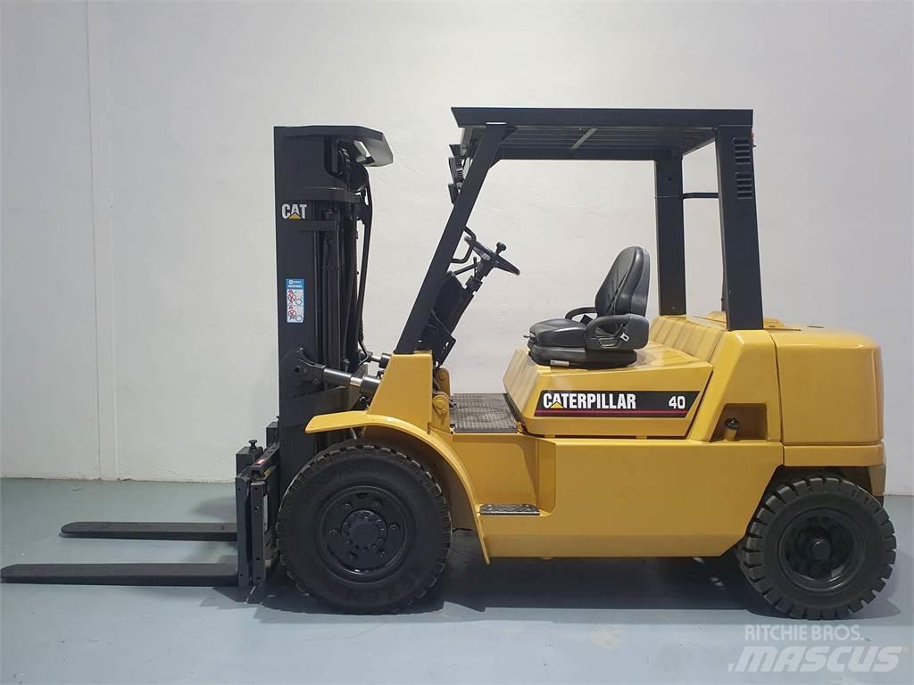 CAT DP40K MC Carrelli elevatori diesel