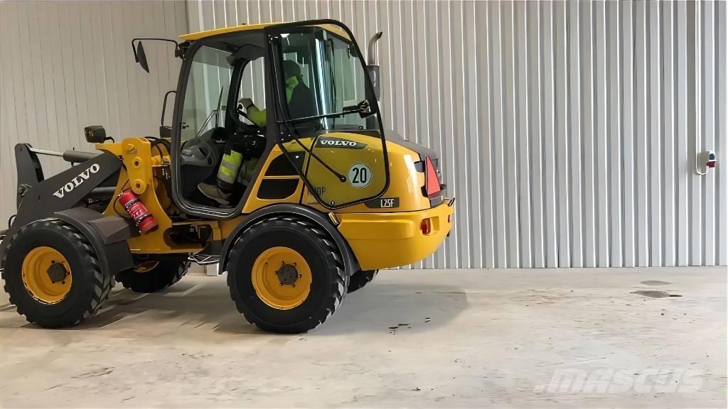 Volvo L 25 F Pale gommate