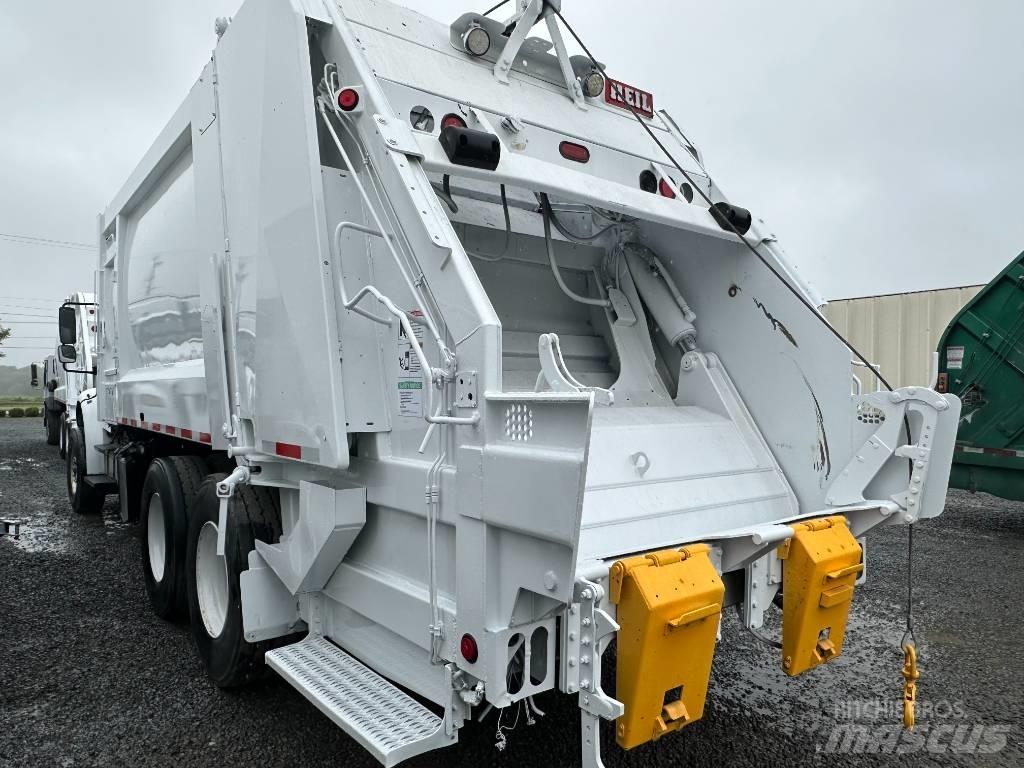 Freightliner M2 Camion dei rifiuti