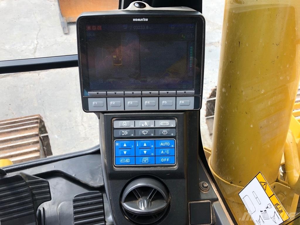 Komatsu PC210LC-11 Escavatori cingolati