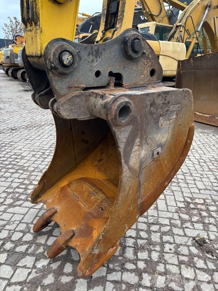 Komatsu PW 180-7 Escavatori gommati