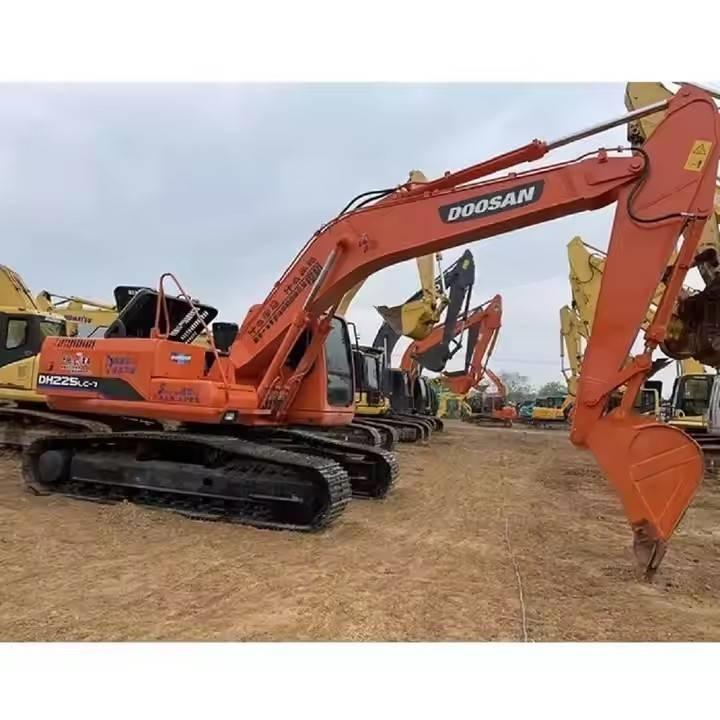 Doosan DH 225 Escavatori cingolati