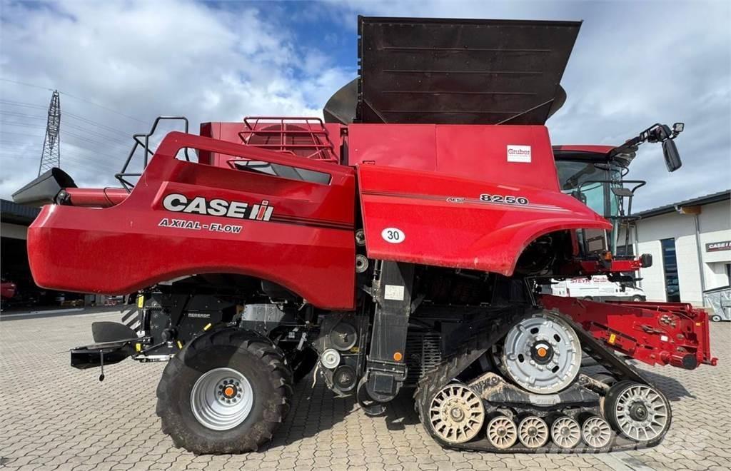 Case IH AF 8250 Mietitrebbiatrici