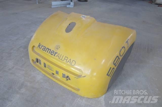 Kramer 580T Cabine e interni