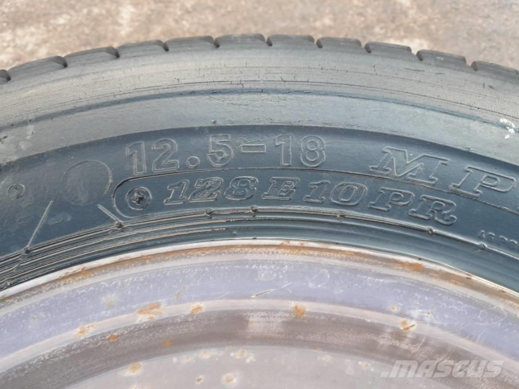 Dunlop 12,5-18 Hjul Pneumatici, ruote e cerchioni