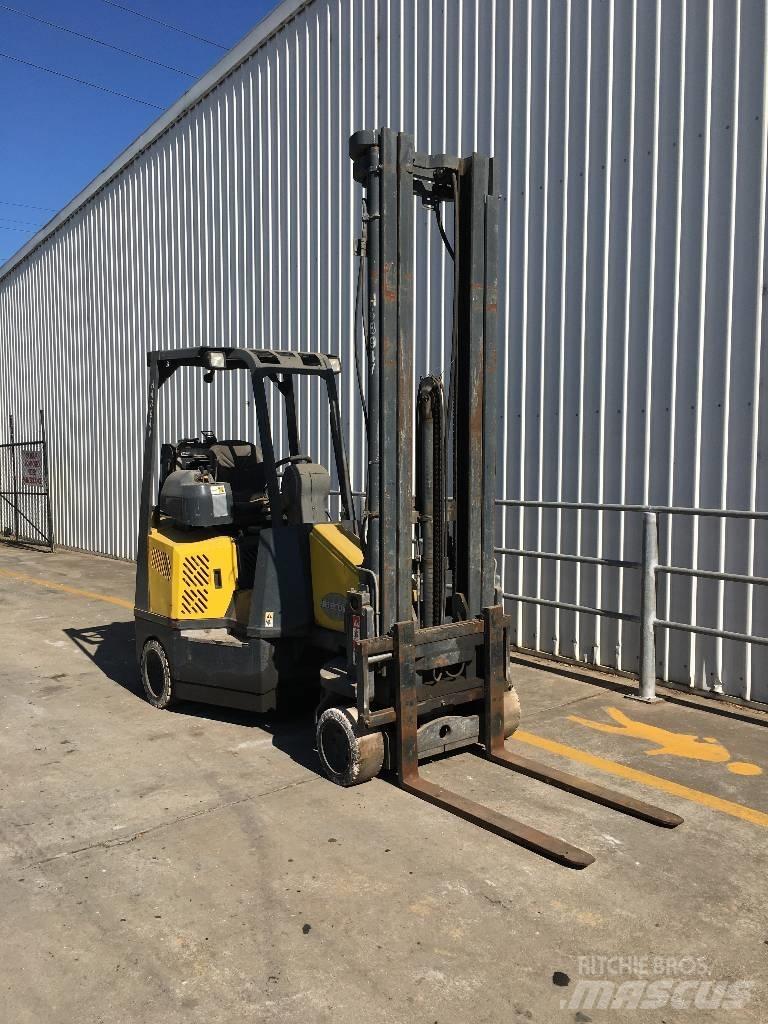 Aisle-Master 20S Elevatore passaggio stretto
