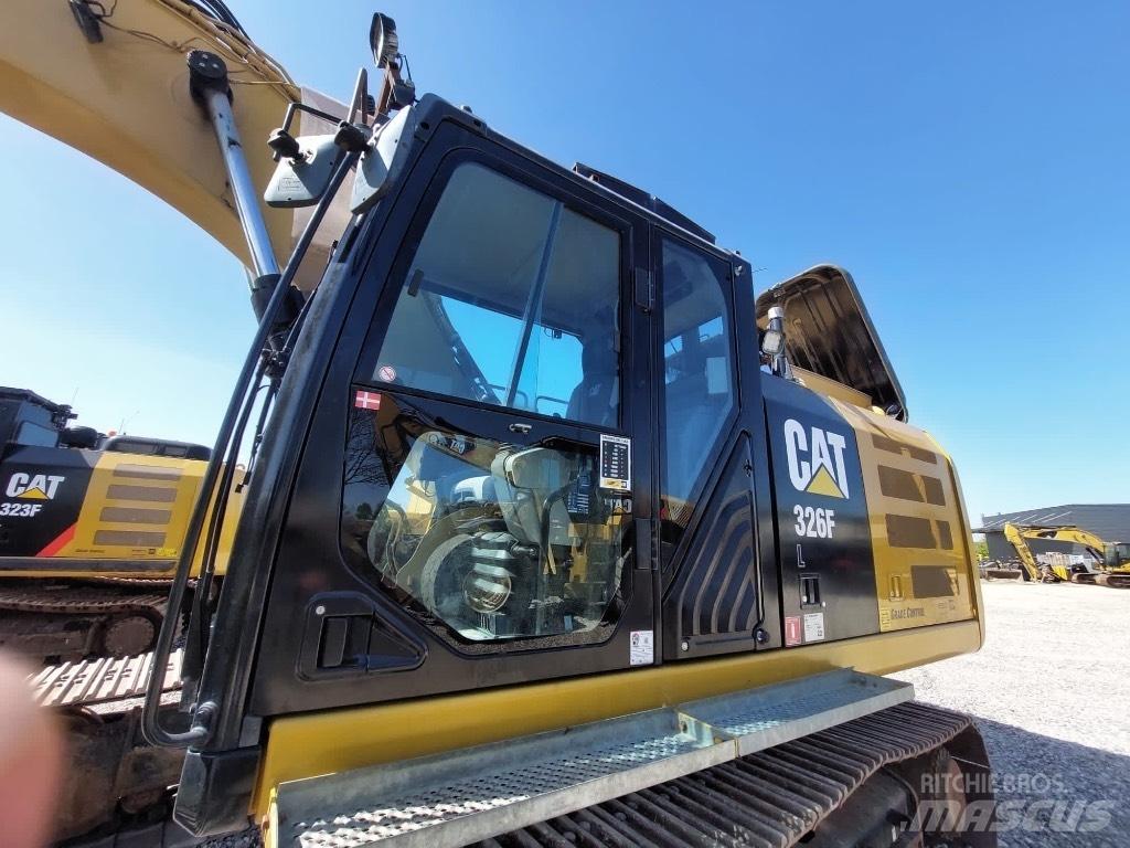 CAT 326 F L Escavatori cingolati
