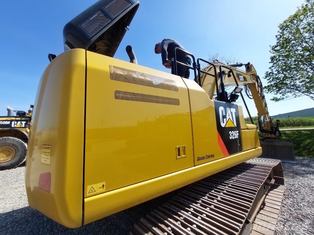 CAT 326 F L Escavatori cingolati