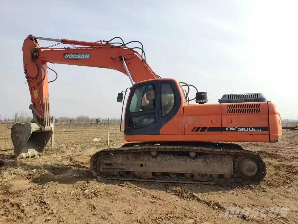 Doosan DX300 Escavatori cingolati