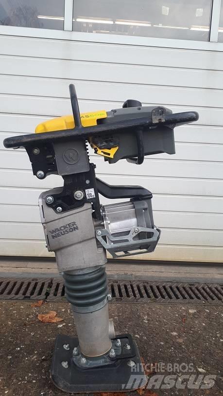 Wacker Neuson AS50e Vibrocostipatore verticale