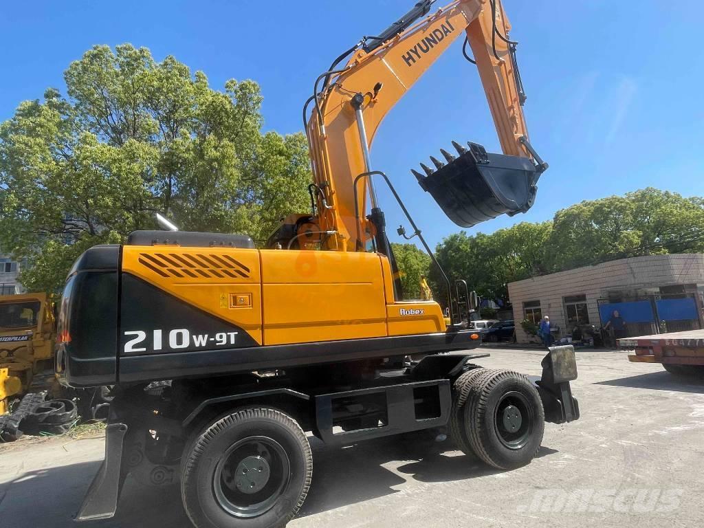 Hyundai R210W-9 Escavatori gommati
