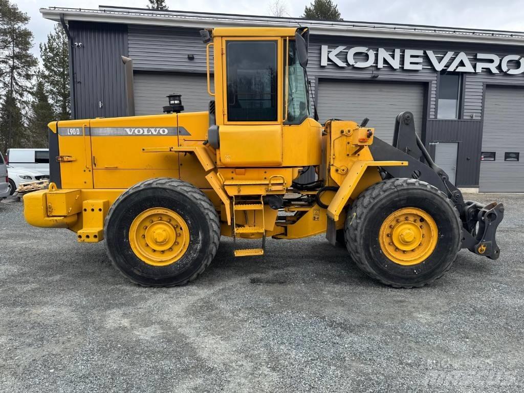 Volvo L 90 D Pale gommate