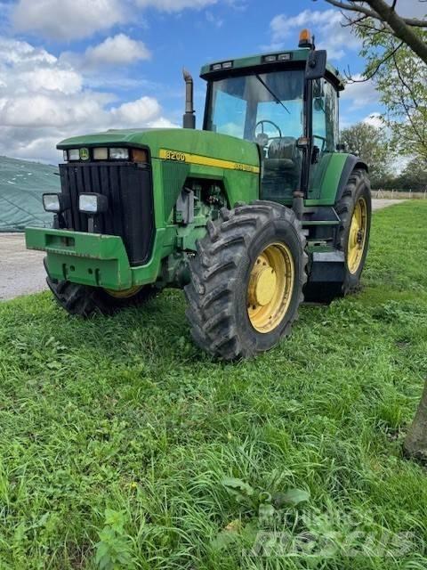 John Deere 8200 Trattori