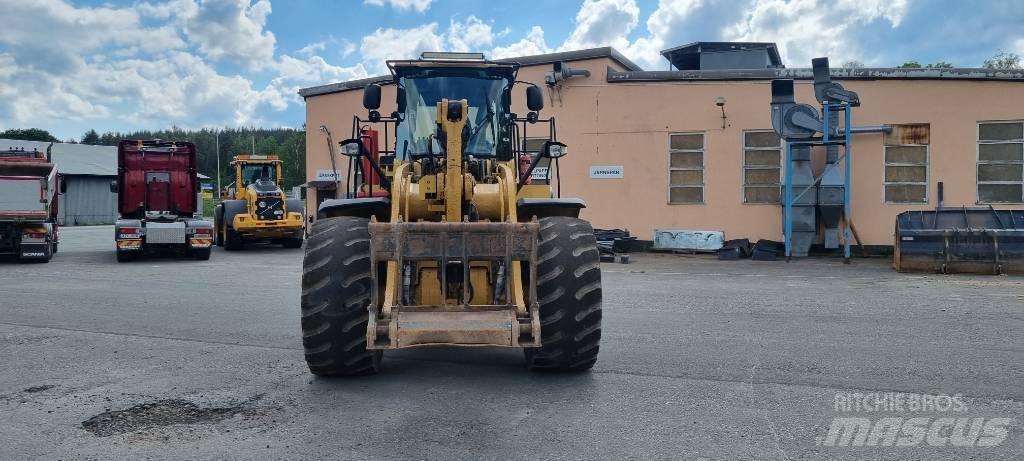 CAT 972 K Pale gommate