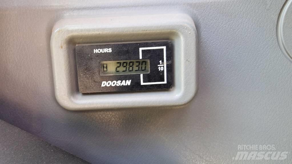 Doosan DX 140 LCR-5 Escavatori cingolati