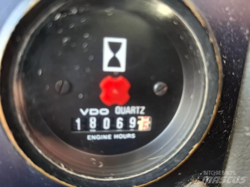 Volvo L70B Pale gommate