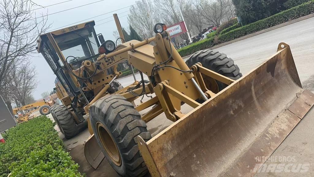 SEM 919 Motorgraders