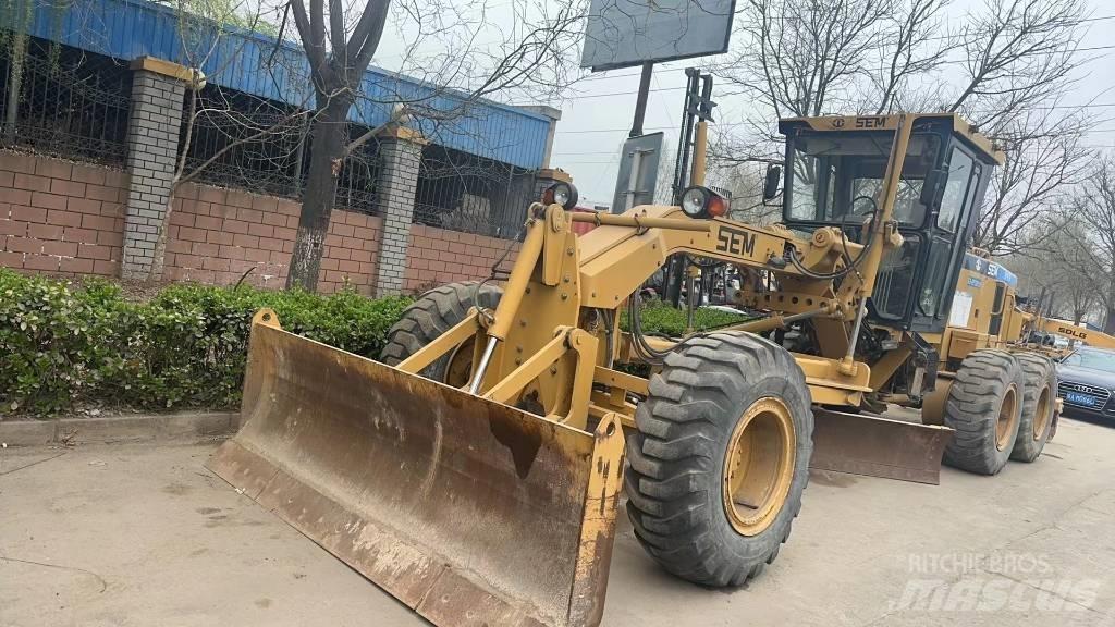 SEM 919 Motorgraders