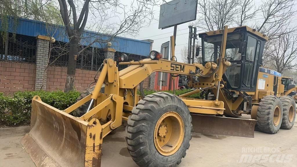 SEM 919 Motorgraders