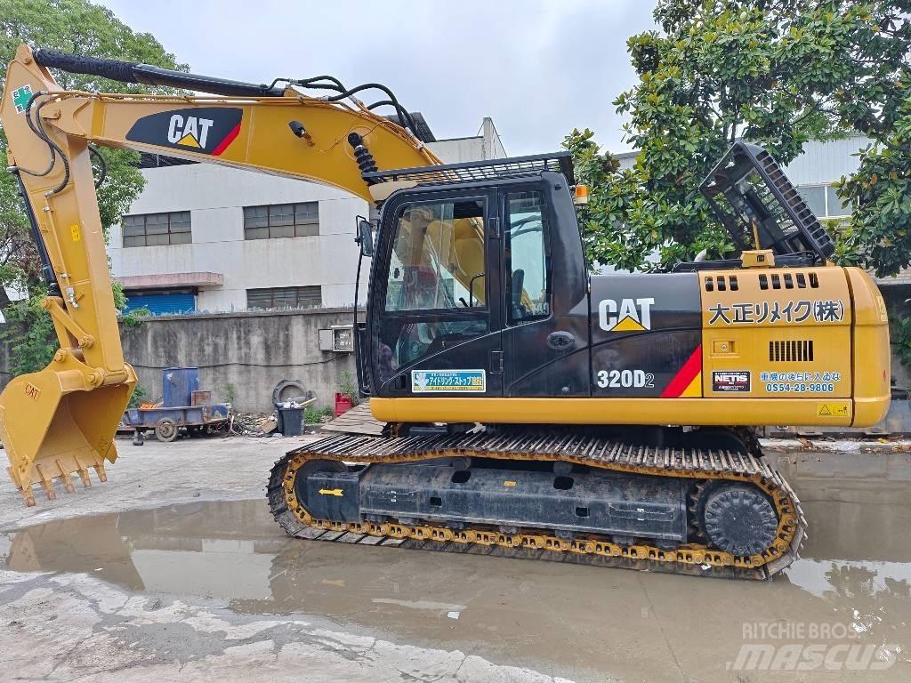 CAT 320 D2 Escavatori cingolati