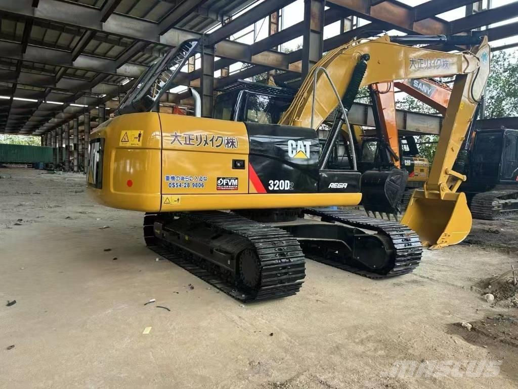 CAT 320 D2 Escavatori cingolati