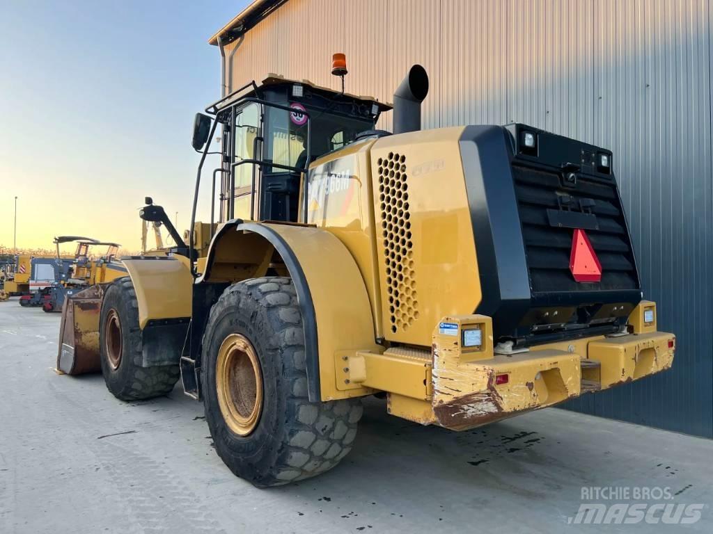 CAT 966M Pale gommate