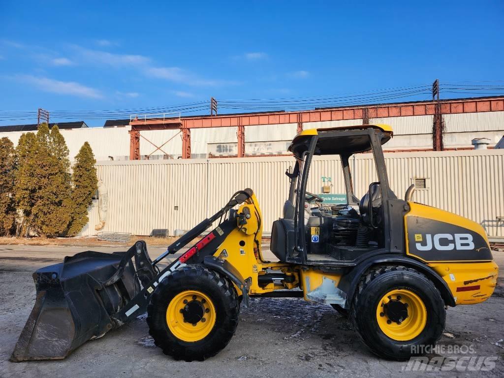 JCB 406 B Pale gommate