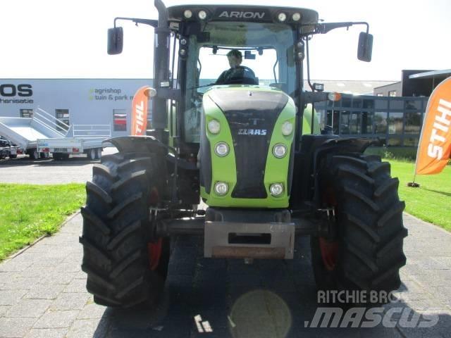 CLAAS Arion 520 Trattori