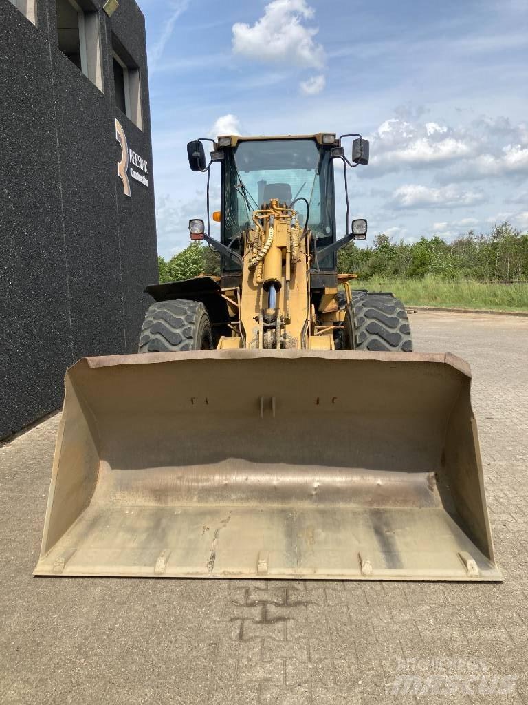 CAT 924 G Pale gommate