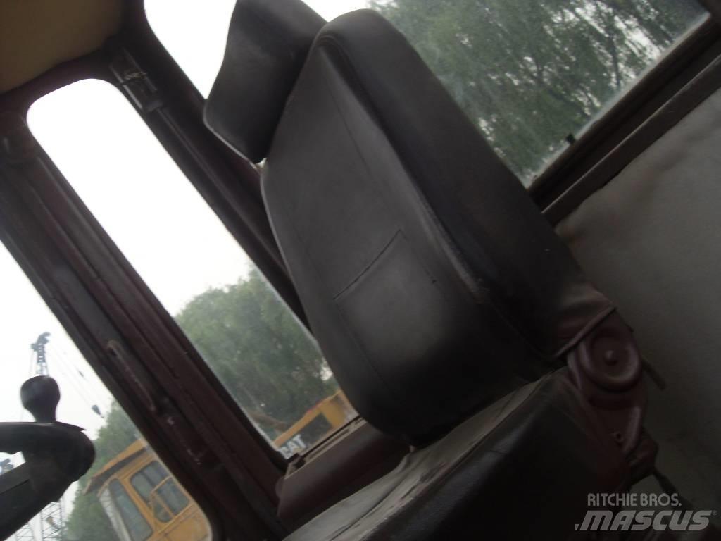 CAT 966 F Pale gommate